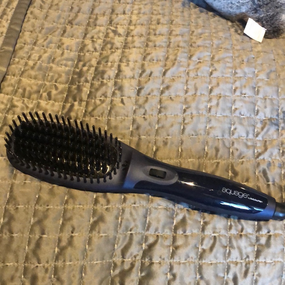 Aquage hair straightener